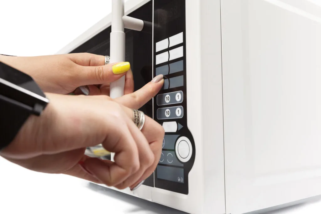How to do a microwave safe test?
